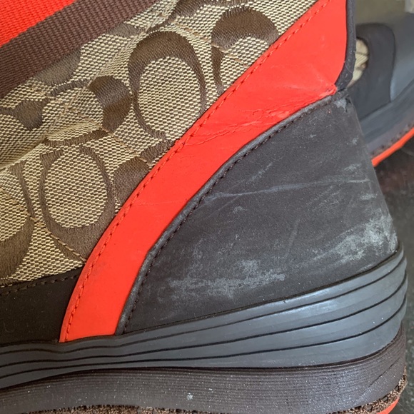 Coach Snow Boots w Red Laces - Picture 7 of 9